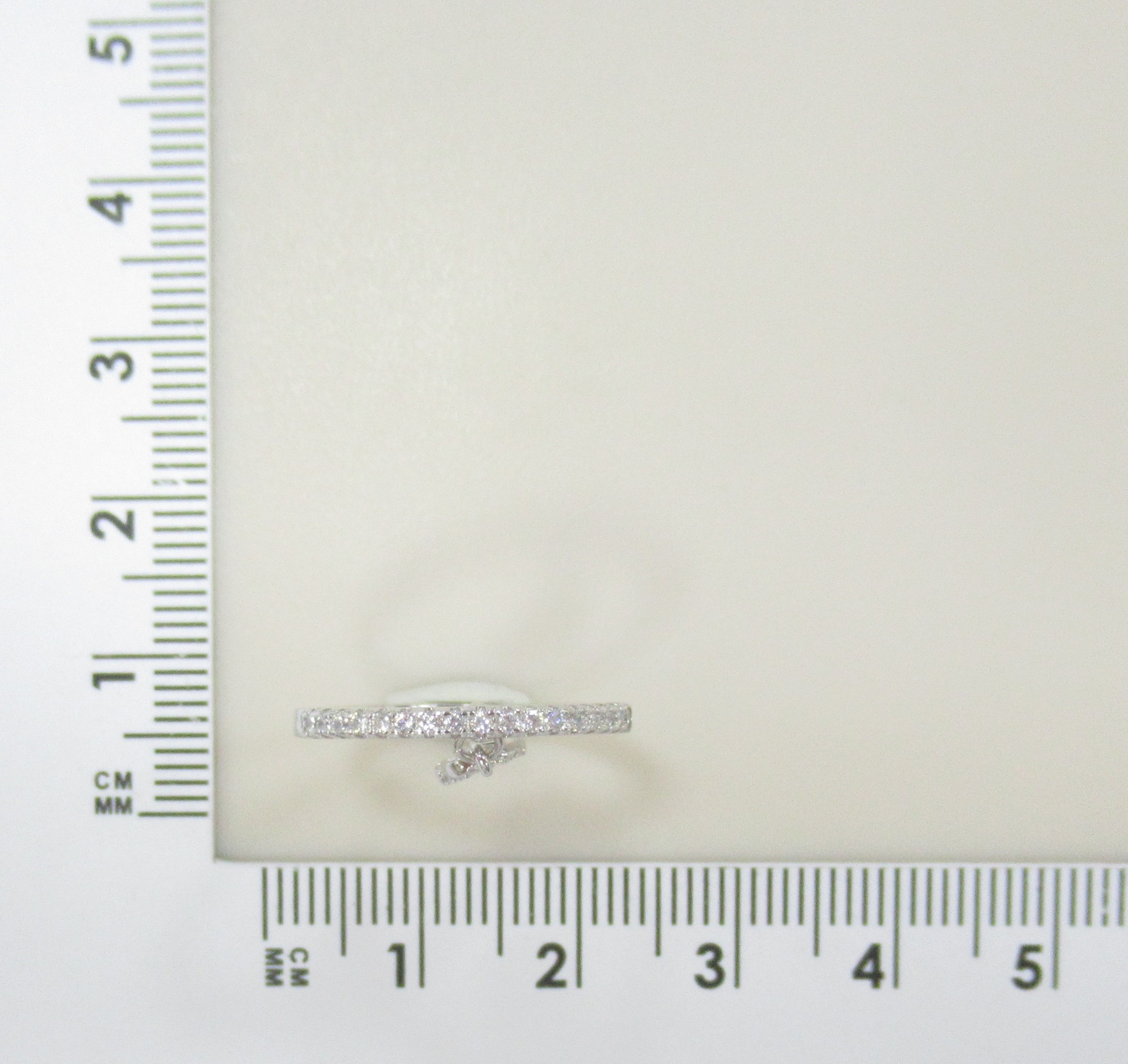 Серебряное кольцо 925 пробы; вставки 35 Фианит бесцв.;